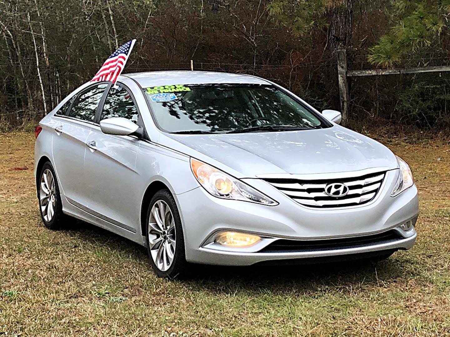 2012 Silver Hyundai Sonata SE Auto (5NPEC4AC4CH) with an 2.4L L4 DOHC 16V engine, 6-Speed Automatic transmission, located at 18001 Kellogg Rd, Saucier, MS, 39574, (228) 832-1441, 39.421459, -76.641457 - 2012 HYUNDAI SONATA SE *** MECHANIC SPECIAL *** {{{ ENGINE SEIZED }}} – CLEAN TITLE – 2.4L DOHC 16V – CARFAX 2-Owners – CLEAN CARFAX ( No Accidents or Damage ) – ACTIVE ECO MODE! est. 35 MPG hwy ! – CRUISE Control w/ Steering wheel controls – SUPER NICE Interior – HEATED S - Photo#11